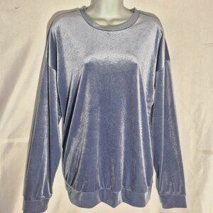 Forever 21 stylish winter sweater top, light blue w/ sheen in size Large